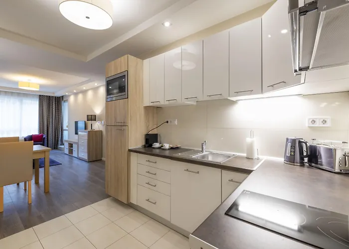 Silver Crown Hotel & Residence, Palace Quarter